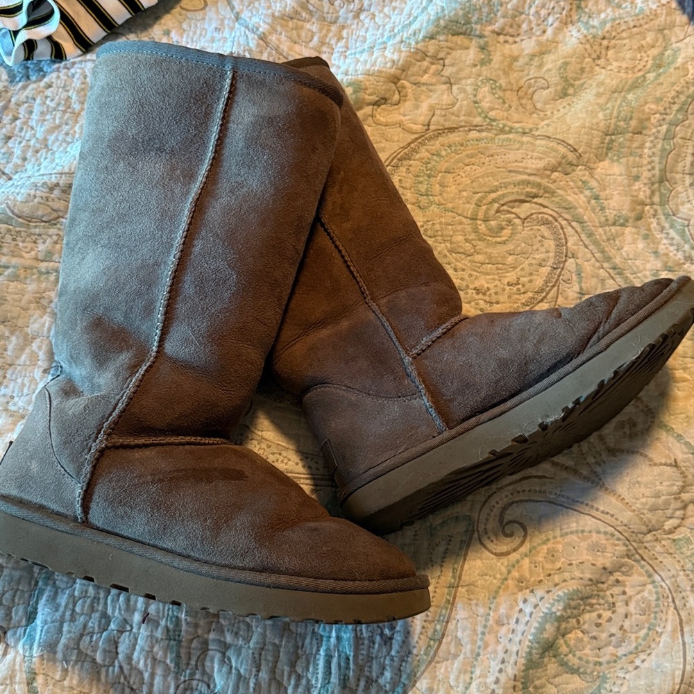 Grey Uggs